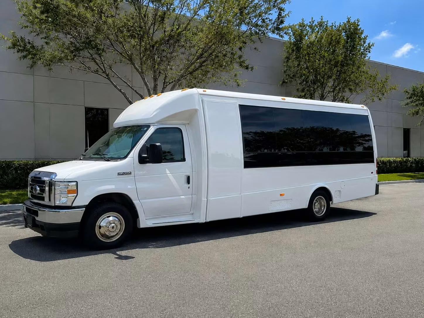gary 15 passenger minibus rental